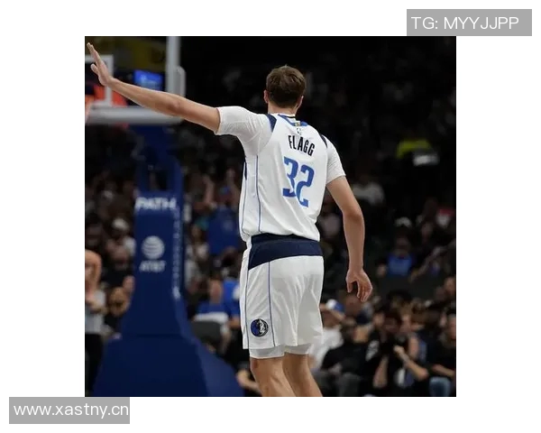 拉塞尔缺阵弗拉格首发控卫开启新试验球队阵容调整引关注 拉塞尔缺阵弗拉格首发控卫开启新试验球队阵容调整引关注