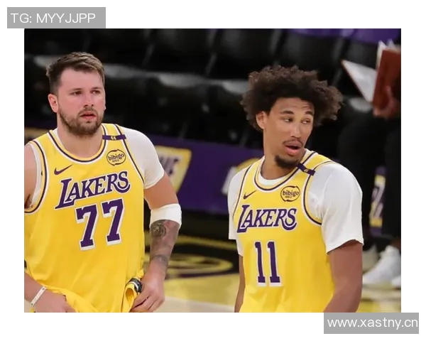 海斯称赞东契奇传球能力与老詹联手将形成强大牵制力 海斯称赞东契奇传球能力与老詹联手将形成强大牵制力