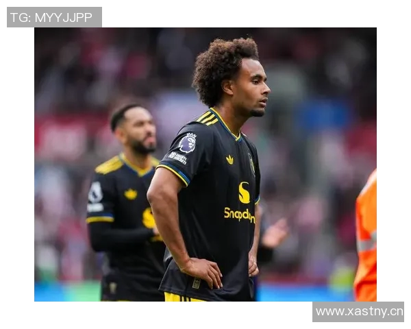 米体报道罗马租借齐尔克泽后买断费用或超3500万欧元具体金额待定