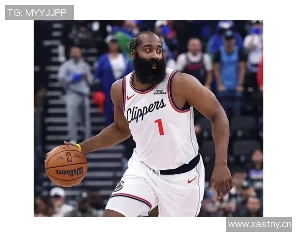 哈登上半场表现抢眼第二节独取14分助球队逆转局势