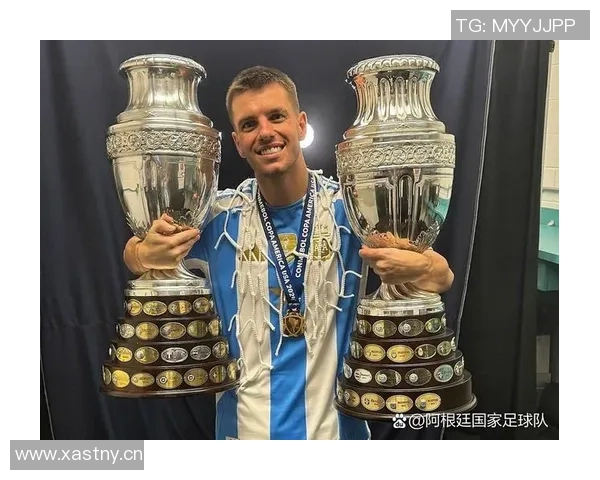 德保罗与梅西亲密合影庆祝晋级期待更辉煌的未来